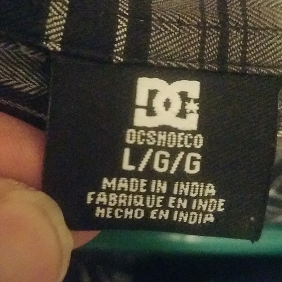 DC Button up. - Picture 2 of 3